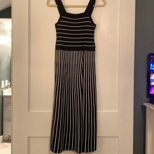 Banana Republic Black and White Midi Sweater Dress  Size Small NWT